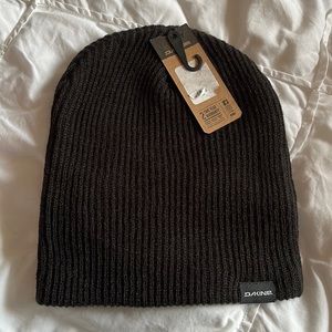 New Dakine unisex beanie. Black w tag.